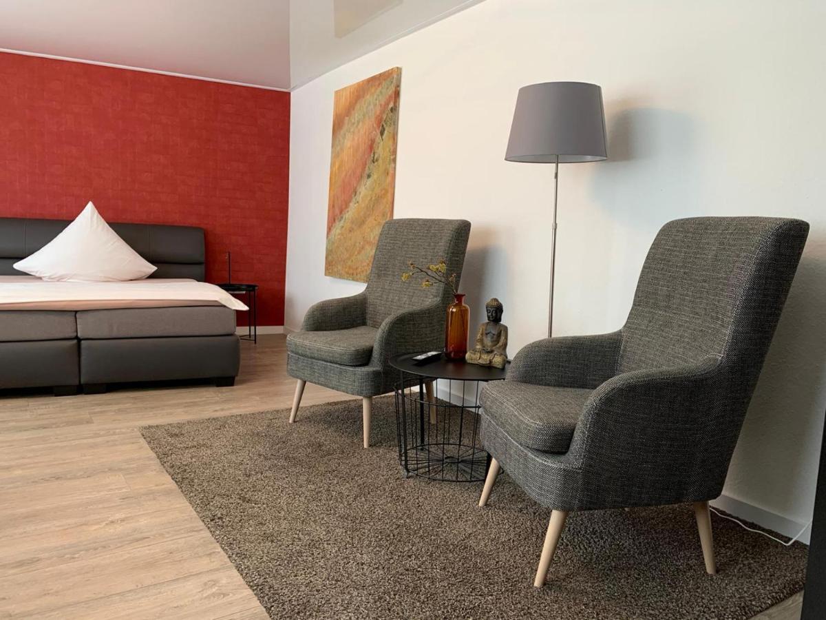 Hotel Und Apartment Garni Eurode Live แฮร์โซเกนราธ ภายนอก รูปภาพ