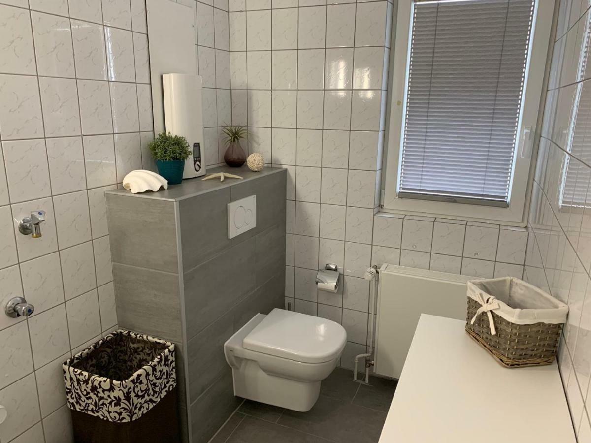 Hotel Und Apartment Garni Eurode Live แฮร์โซเกนราธ ภายนอก รูปภาพ
